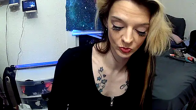 dangereyez0010 online show from March 4, 2026, 8:42 am