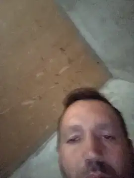 Snapshot of florin421 chatting on October 18, 2025, 8:04 am florin421 online show from October 18, 2025, 8:04 am