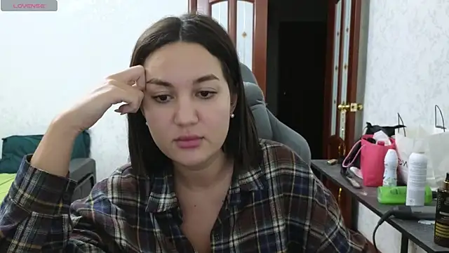 Nelly Fischer online show from March 16, 2025, 6:55 pm