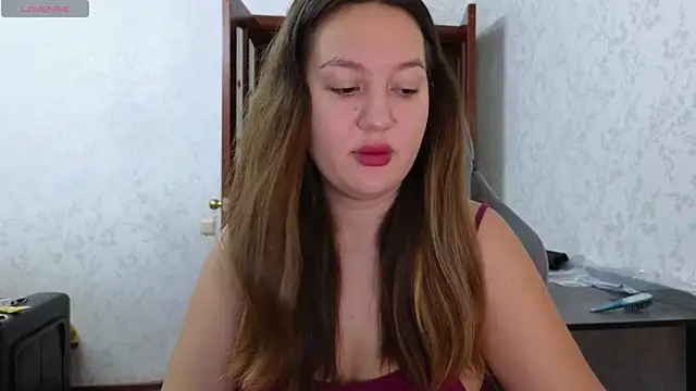 Nelly Fischer online show from August 8, 2026, 6:32 pm