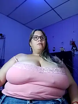 Snapshot of EllisW8 chatting on November 21, 2025, 1:04 am EllisW8 online show from November 21, 2025, 1:04 am