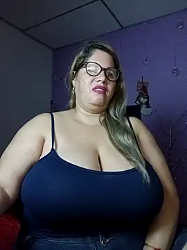 Snapshot of EllisW8 chatting on November 28, 2025, 11:13 am EllisW8 online show from November 28, 2025, 11:13 am