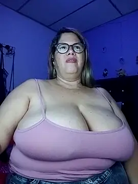 Snapshot of EllisW8 chatting on December 1, 2025, 12:15 am EllisW8 online show from December 1, 2025, 12:15 am