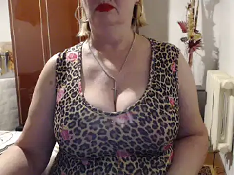 Secretfox online show from December 1, 2025, 6:29 am