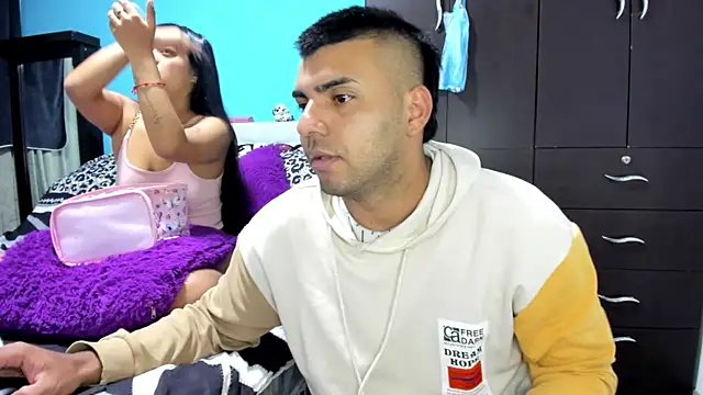 2ScarletandRyan8 online show from October 23, 2025, 10:03 am