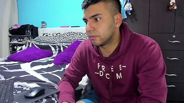 2ScarletandRyan8 online show from March 20, 2026, 9:58 am