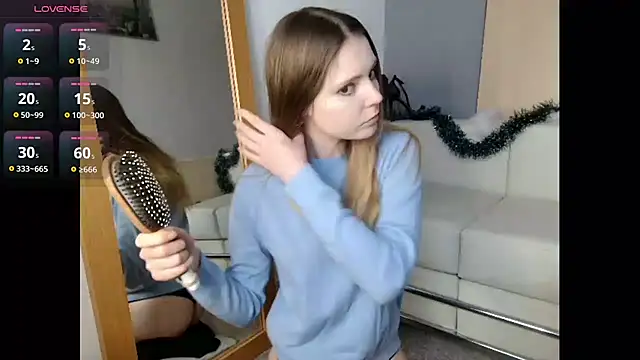 Snapshot of Frosty_Princess chatting on December 17, 2025, 12:44 pm Frosty Princess online show from December 17, 2025, 12:44 pm