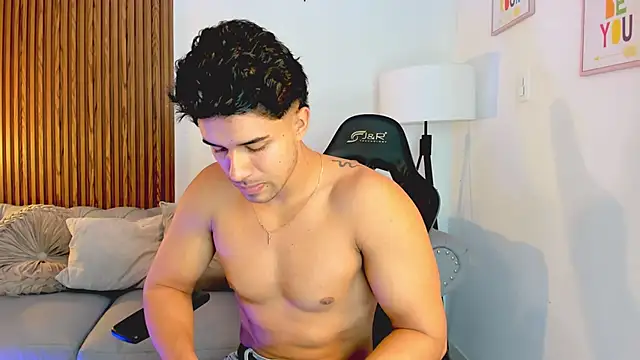 liam collins21 online show from November 4, 2025, 11:53 am