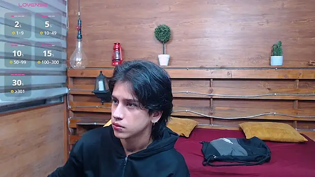 alex 477 online show from April 15, 2026, 11:28 am