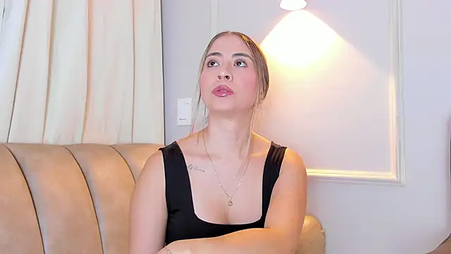 Lia walton online show from February 20, 2026, 12:16 pm