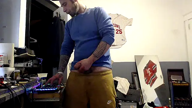 sledge901 online show from January 9, 2025, 9:05 pm