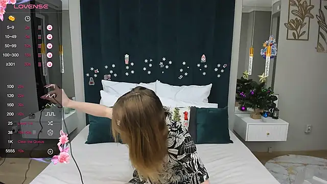 Snapshot of Cowell_Adelina chatting on January 18, 2025, 4:10 pm Cowell Adelina online show from January 18, 2025, 4:10 pm