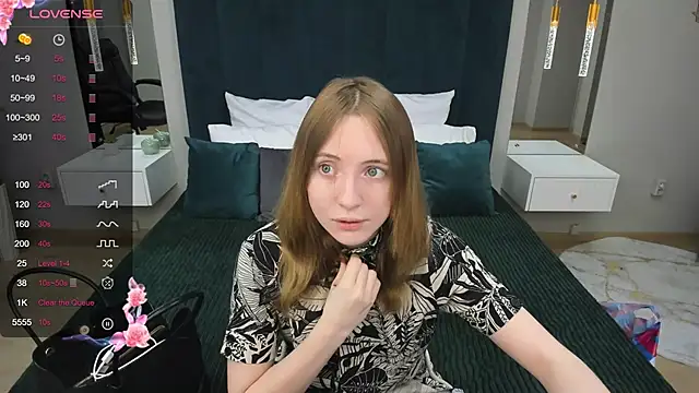 Snapshot of Cowell_Adelina chatting on January 27, 2025, 2:35 pm Cowell Adelina online show from January 27, 2025, 2:35 pm