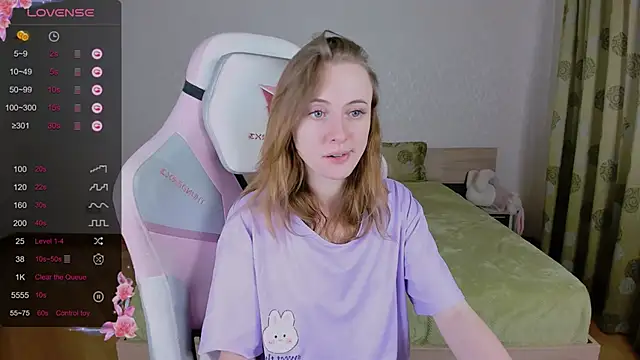 Snapshot of Cowell_Adelina chatting on March 10, 2025, 9:43 am Cowell Adelina online show from March 10, 2025, 9:43 am