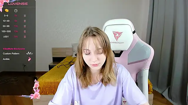 Snapshot of Cowell_Adelina chatting on March 22, 2025, 6:33 am Cowell Adelina online show from March 22, 2025, 6:33 am