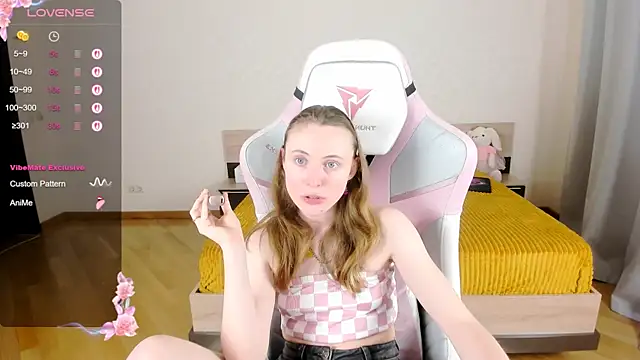 Snapshot of Cowell_Adelina chatting on September 23, 2025, 9:34 am Cowell Adelina online show from September 23, 2025, 9:34 am