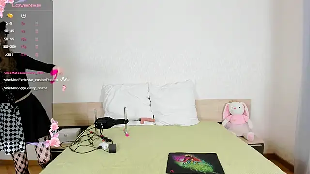 Snapshot of Cowell_Adelina chatting on September 29, 2025, 9:36 am Cowell Adelina online show from September 29, 2025, 9:36 am