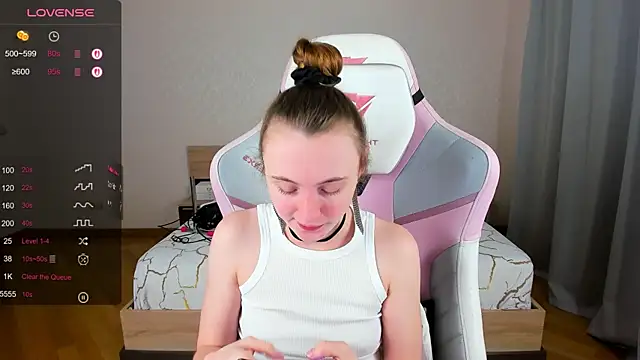 Snapshot of Cowell_Adelina chatting on November 22, 2025, 9:30 am Cowell Adelina online show from November 22, 2025, 9:30 am