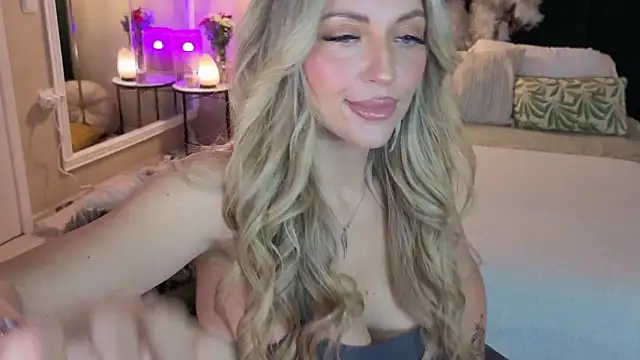 JoanneGG online show from February 1, 2026, 8:02 am