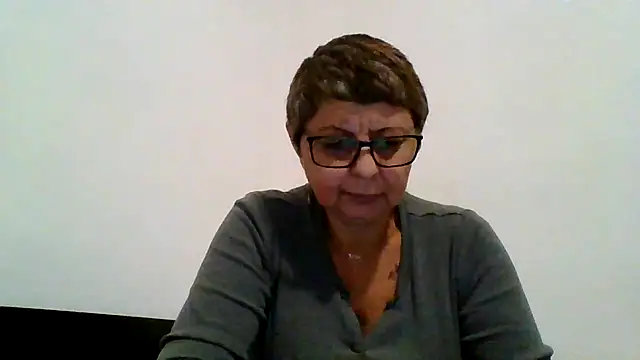 roseblak42 online show from November 5, 2025, 3:45 pm