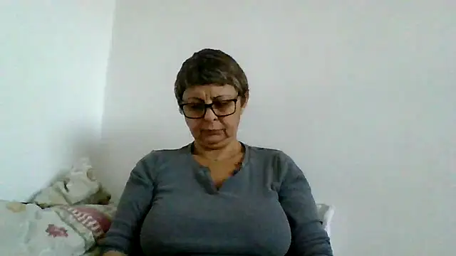 roseblak42 online show from November 11, 2025, 2:06 pm