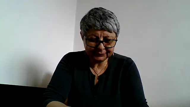 roseblak42 online show from March 18, 2026, 10:29 am