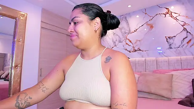 kiana cream online show from December 4, 2025, 11:41 am