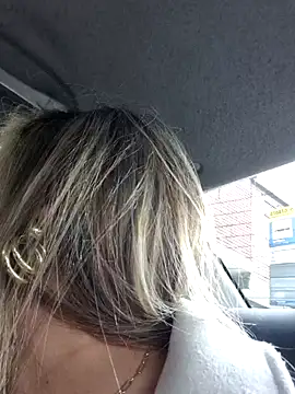 Snapshot of _Abril-Office1 chatting on February 13, 2025, 3:56 pm Abril-Office1 online show from February 13, 2025, 3:56 pm