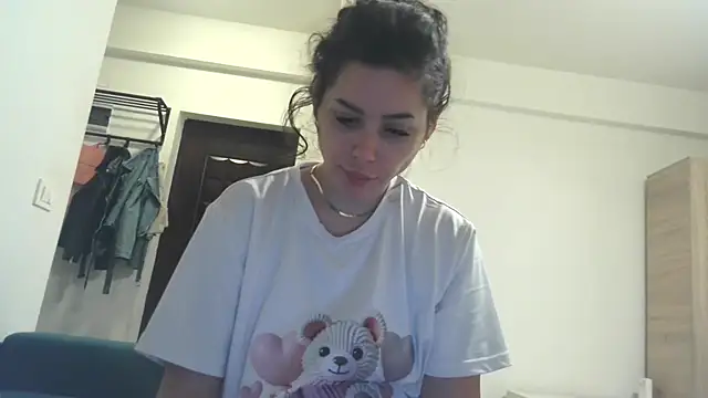 LovelyJulliette online show from November 16, 2025, 4:45 pm