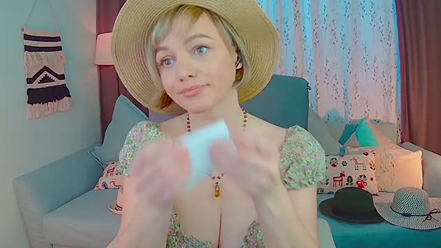 Snapshot of NandiSmile chatting on February 19, 2025, 2:34 pm NandiSmile online show from February 19, 2025, 2:34 pm