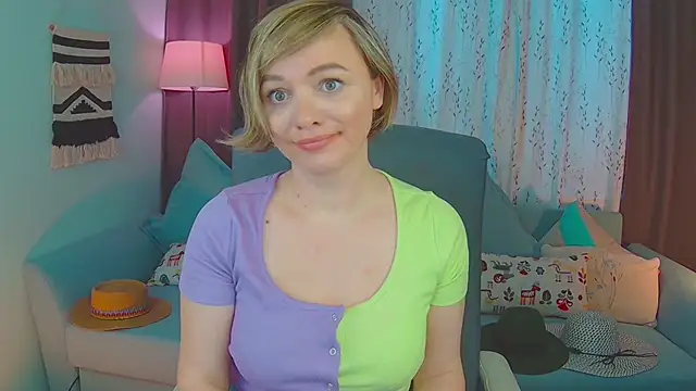 Snapshot of NandiSmile chatting on February 27, 2025, 11:52 am NandiSmile online show from February 27, 2025, 11:52 am