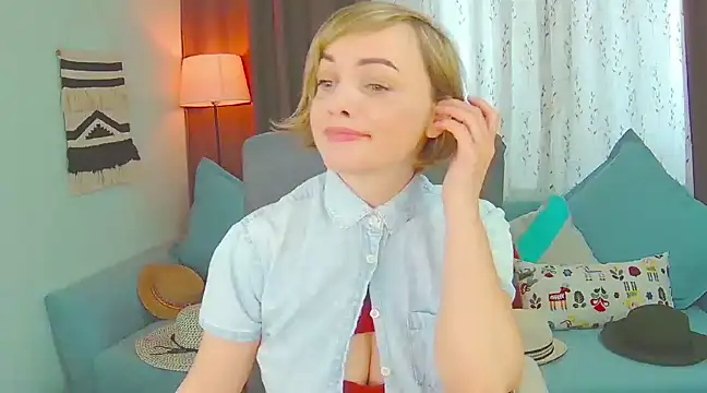 Snapshot of NandiSmile chatting on March 19, 2025, 10:55 am NandiSmile online show from March 19, 2025, 10:55 am