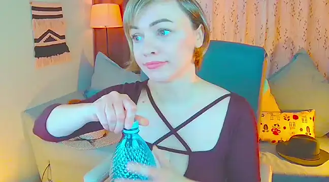 Snapshot of NandiSmile chatting on March 20, 2025, 7:03 am NandiSmile online show from March 20, 2025, 7:03 am