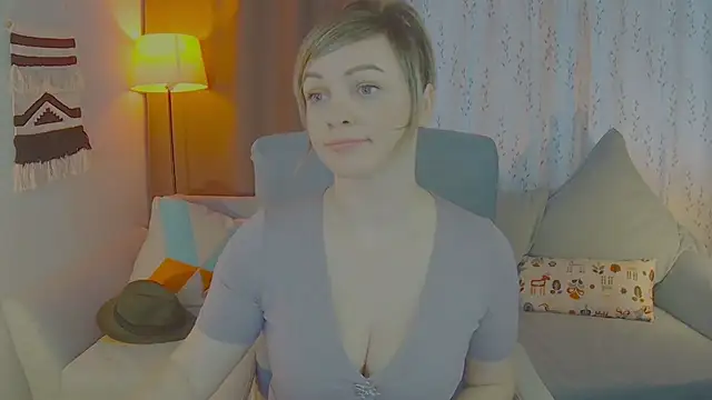 Snapshot of NandiSmile chatting on October 13, 2025, 6:13 am NandiSmile online show from October 13, 2025, 6:13 am