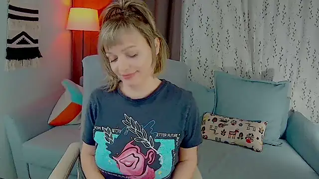 NandiSmile online show from February 27, 2026, 5:24 pm