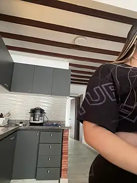 Snapshot of natashasweet chatting on December 4, 2024, 3:43 pm natashasweet online show from December 4, 2024, 3:43 pm