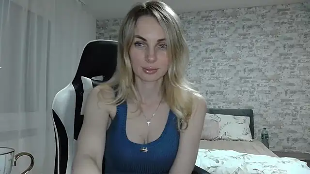 Snapshot of AlissonBia chatting on May 16, 2026, 9:13 pm AlissonBia online show from May 16, 2026, 9:13 pm