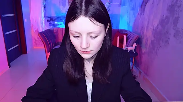 VeliraBraitberg online show from December 18, 2024, 11:13 am