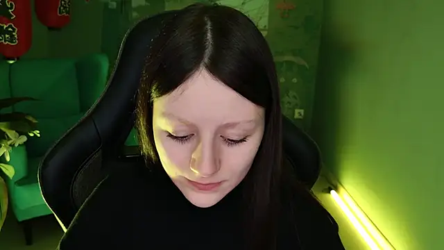 VeliraBraitberg online show from December 25, 2024, 11:22 am