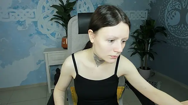 VeliraBraitberg online show from December 30, 2024, 5:04 am