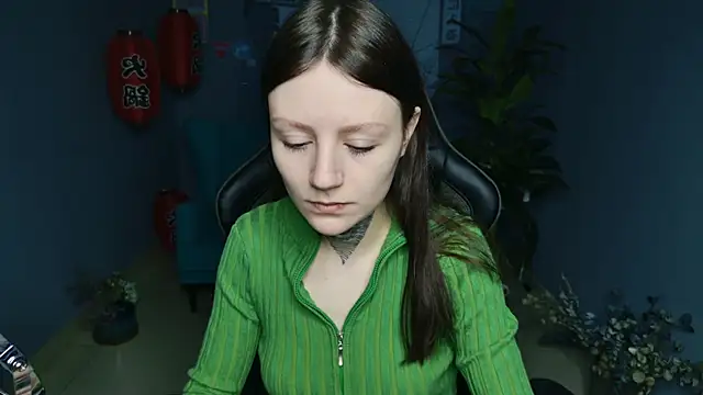 VeliraBraitberg online show from February 23, 2025, 5:01 am