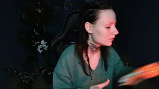 VeliraBraitberg online show from February 26, 2025, 11:20 am