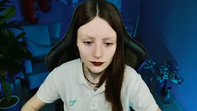 VeliraBraitberg online show from March 7, 2025, 8:13 am