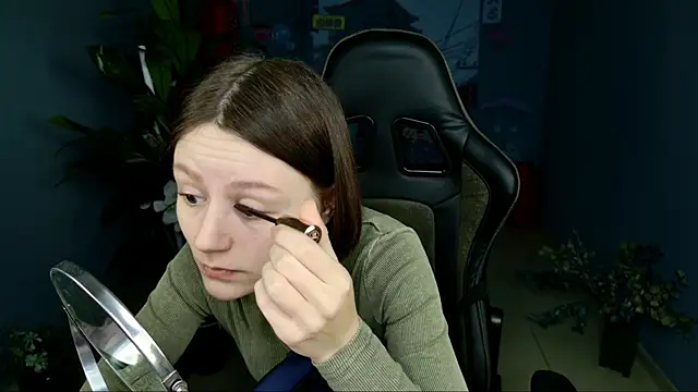 VeliraBraitberg online show from March 14, 2025, 5:05 am