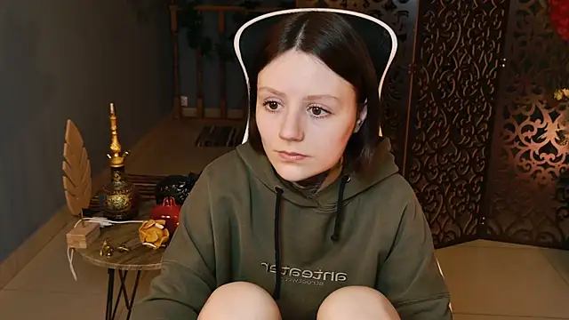 VeliraBraitberg online show from March 21, 2025, 11:22 am