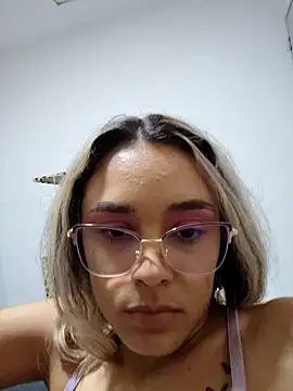 TaraaHot online show from March 20, 2025, 5:57 am