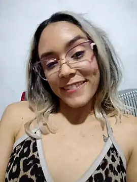 TaraaHot online show from March 22, 2025, 1:43 am