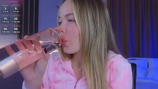 Snapshot of milly_shy chatting on December 2, 2025, 6:41 am milly shy online show from December 2, 2025, 6:41 am