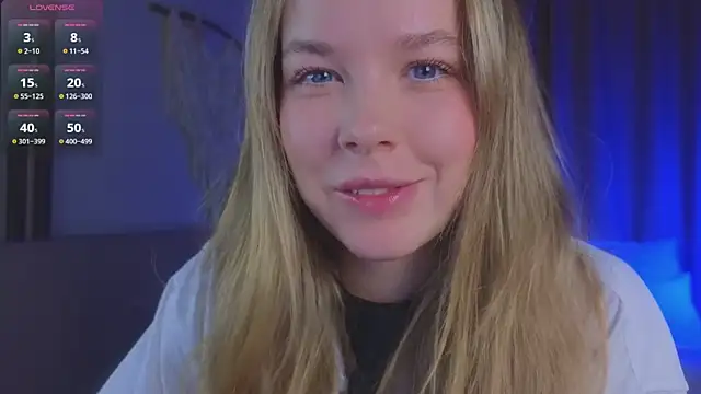 Snapshot of milly_shy chatting on December 15, 2025, 7:01 am milly shy online show from December 15, 2025, 7:01 am