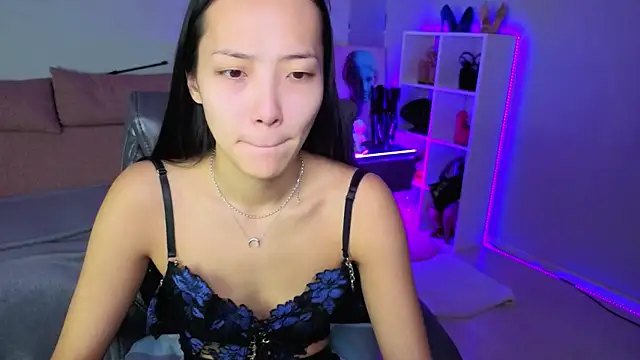  MIURA  online show from November 18, 2025, 1:11 am